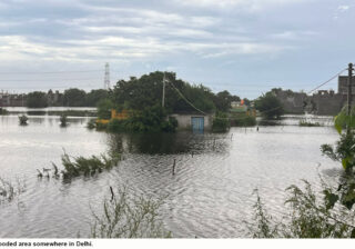 Delhi Rains: भारी बारिश के चलते निचले इलाकों में भरा पानी; यमुना उफान पर, यातायात एडवाइजरी जारी