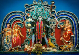Kali Puja 2025: क्यों की जाती है अमावस्या को “काली पूजा”, जानिए इसका महत्व
