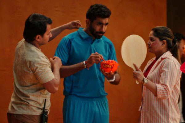 बुमराह का ‘मैजिक’ मूड: मैदान के हीरो का मस्तीभरा अवतार