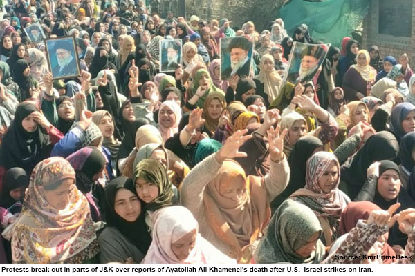 Iran-US Conflict: Khamenei की मौत के बाद कश्मीर में विरोध प्रदर्शन, स्कूल-कॉलेज 2 दिन बंद